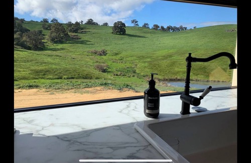 Ferguson Cottage | A peaceful Ferguson valley getaway close to MTB trails, wineries, and breweries