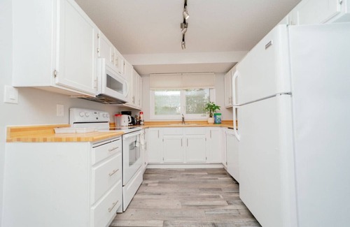 St. Albert House | A perfect 1 BR Getaway!