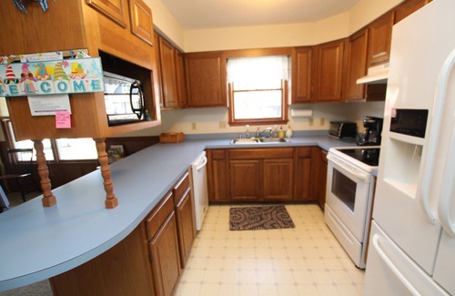 Seabreeze House | A perfect beach cottage, nightly rentals and pet friendly