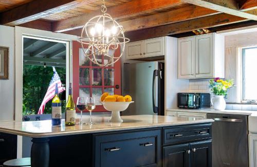 Rowland House | A perfect couples fall getaway