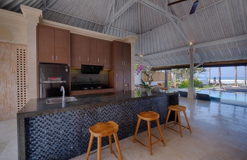 Saba Villa | A Piece of Coastal Paradise! Luxury Five Bedrooms Beach Front Villa