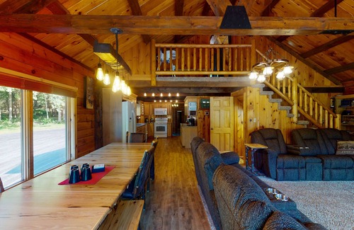 Laurelton Cabin | A quiet, outback setting, nestled in the mountains of Snyder County