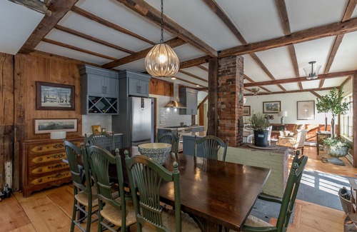 Groton House | A Quintessential New England Historical Guesthouse