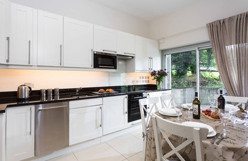 Sevenoaks Cottage | A recently converted Kent ragstone coach house near Sevenoaks.