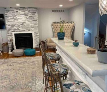 Washington Square West Apartment | A Regal Retreat- Exclusive Parking, Prime Location