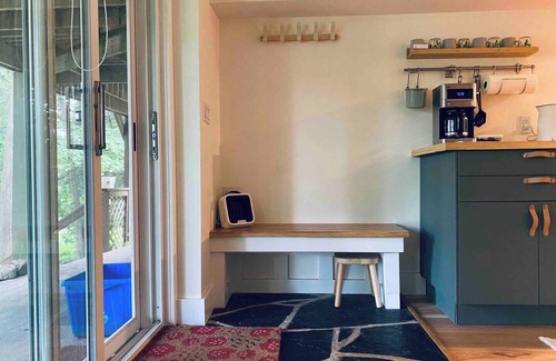 Georgian Bluffs Apartment | A restful stay in Georgian Bluffs