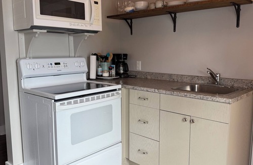 Chester Apartment | A Sailor's Paradise - Stevens Cove Guest Quarters