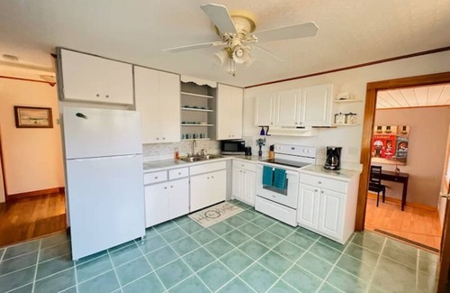 Disston Heights House | A slice of paradise 1/2 btw downtown & beaches ⛱