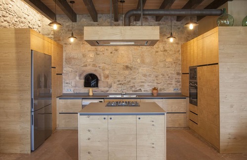 Sagas Cottage | A SPECTACULAR GLASS ROOM AND TWO UPPER FLOORS