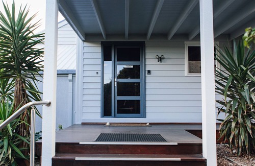Turners Beach House | A stunning house right on the beach in a quiet and relaxed seaside location.