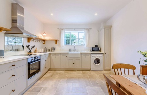 Shipston on Stour Cottage | A stylish, dog friendly, single storey holiday cottage in the Cotswolds with stunning countryside vi