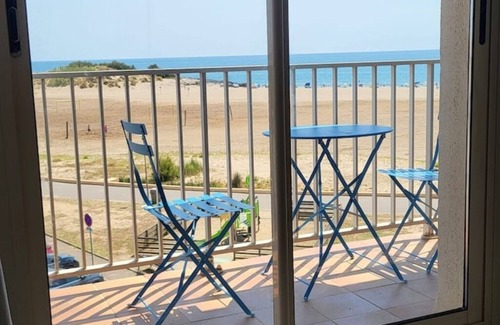 Saint-Pierre-la-Mer Apartment | A T2 on the beach at Saint Pierre la mer!