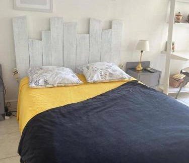 La Roche-Chalais House | A tous vents