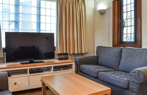 Madingley Cottage | A traditional cottage set in magnificent grounds close to the city of Cambridge.