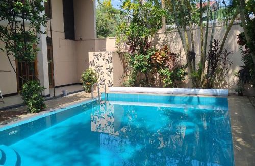Wattala Villa | A tropical paradise; stunning house, pool, garden