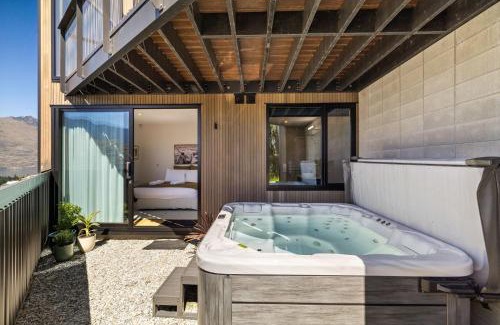 Queenstown House | A Twist on Olivers