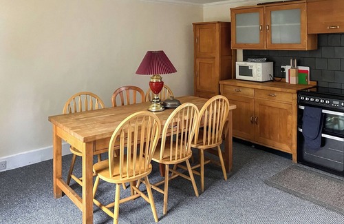 Glenmorangie Cottage | A two-bedroom property located in the heart of Tain, Ross-shire.