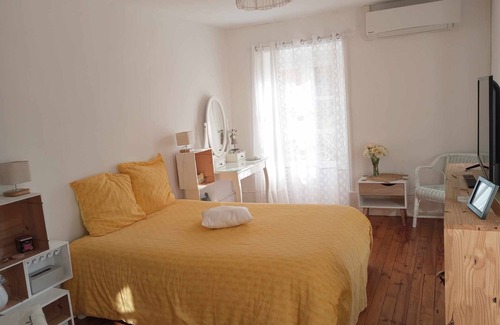 Vals-les-Bains Bed & Breakfast | A Vals, Belle Chambre Avec Salle D'eau Privative à 2mn du Centre,avec Petit dej