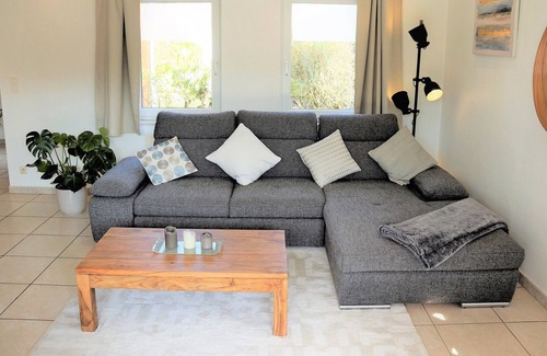 Rixensart House | A very large room in a modern villa