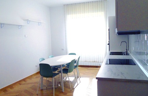Arenella Apartment | A very short distance from the center of Naples, modern and cozy apartment.