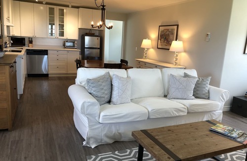 Creemore House | A very special getaway in a private Coach House in the Purple Hills of Creemore