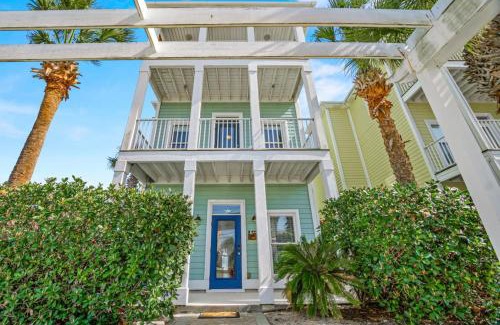 Biltmore Beach House | A Wave Away
