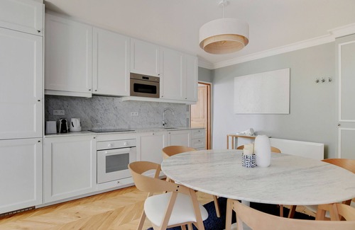Montmartre Apartment | A Wonderful 2-BR/2BA in Montmartre