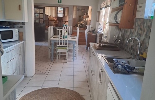 Wavecrest Bed & Breakfast | A1 Kynaston collection