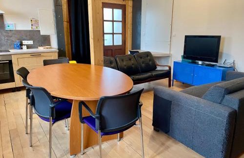 Imphy Apartment | A6 Familiale Parking Wifi 1 Grd Chambre 3 lits 1 canap 2 à 6 personnes AMELIE