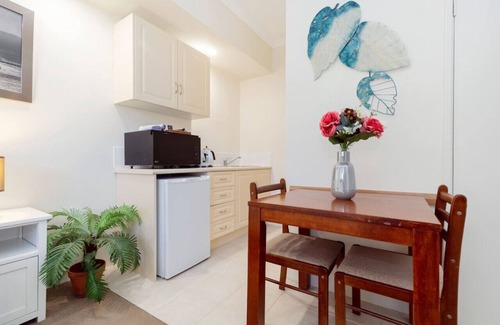 Connolly Apartment | A8 - Enjoy a romantic weekend at cozy studio apt.