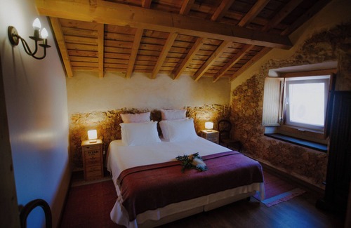 Alenquer Cabin | Aba da Serra, Rural Tourism, with breakfast, garden, and swimming pool