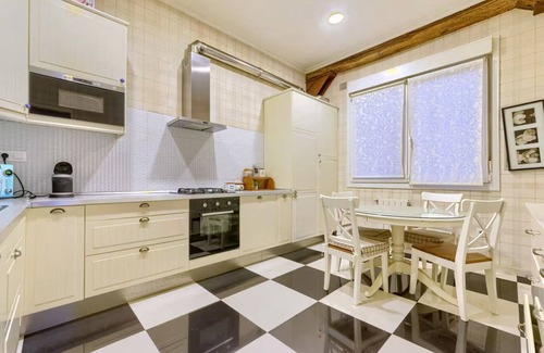 Bilbao City Centre Apartment | Abando-Ibarra House Guggenheim Bilbao