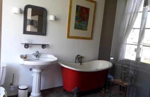 Thauron Bed & Breakfast | Abbaye du Palais