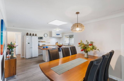 Abbey House | Abbey Bay Cottage - Pet Friendly, Wifi, Busselton