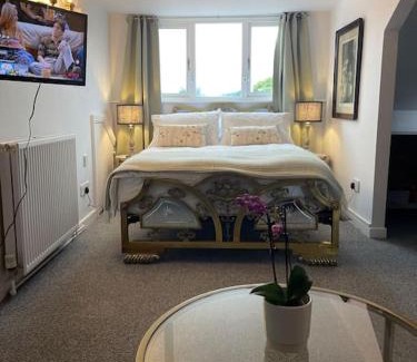 Selby Apartment | Abbey view