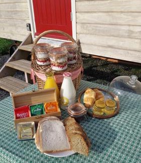 Abbeyshrule Bed & Breakfast | Abbeyview House B&B and Glamping