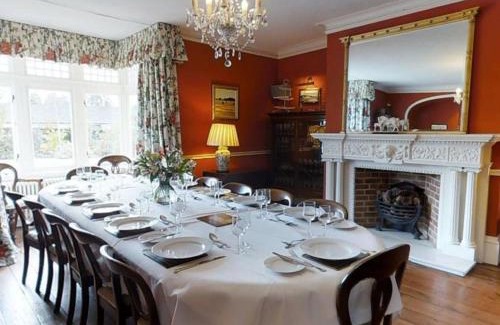 Honiton House | Abbots Manor