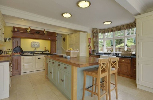 Honiton Cottage | ABBOTS MANOR, pet friendly, luxury holiday cottage in Combe Raleigh
