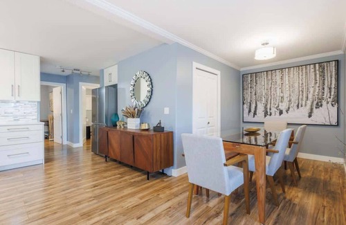 Townline Hill House | ~Abbotsford 2BR Home: Relaxing, Stylish & Homey