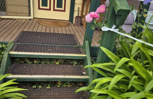 Daylesford Cottage | Abelia Cottage of Daylesford Botanical