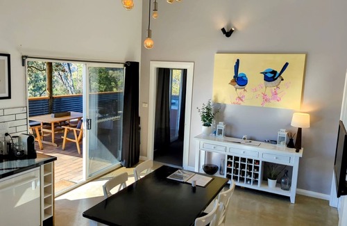 Curraweela House | Abercrombie Ridge - Lux LODGE and BARN Spa Retreat - Pet-friendly