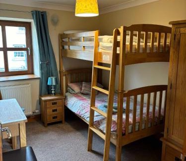 Aberystwyth House | Aberystwyth Ilar Cottage,