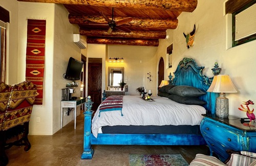 Youngsville Bed & Breakfast | Abiquiu Lake Inn & Breakfast: Soul-stirring experiences meet unrivaled views.