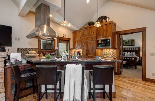 Aerie House | Abode at Town Lift | Best deal | Across the Street from the Town Lift | Private Hot Tub!