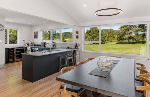 Rotorua House | Above Par Golf Course Villa with Hot Tub 4bd3.5bth