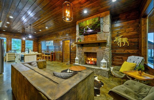 Broken Bow Cabin | Above the Clouds · Mountain Marvel: Scenic Deck, Balcony & Game Room