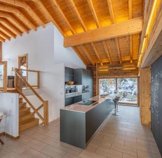 Saint-Pierre-de-Clages Ski Chalet | Above the Clouds - spacious chalet with great view