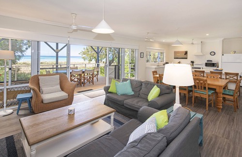 Quindalup House | Absolute Beachfront - Quindalup Beach House