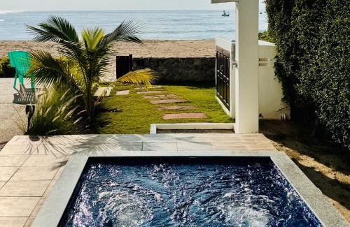 Huai Yang House | Absolute Beachfront villa