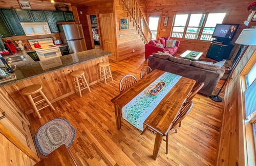 West Jefferson Cabin | Absolute High Available Labor Day Weekend!